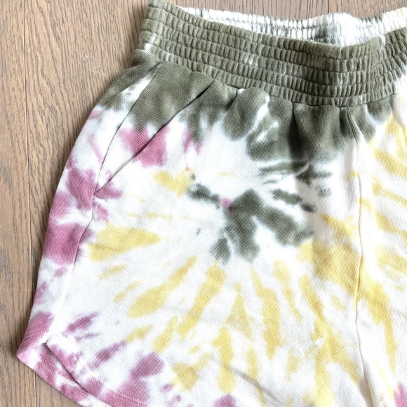 Old Navy NWT tie dye shorts size small - Picture 2 of 6